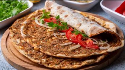 Bakanlık insan sağlığı ile oynayanları ifşaladı! Lahmacuna neler katmışlar neler