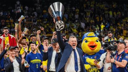 Siyasilerden Fenerbahçe’ye tebrik yağdı