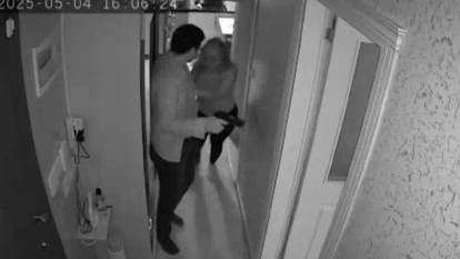 Sosyal medyada tanıştığı kadına kabusu yaşattı! O anlar güvenlik kamerasında...