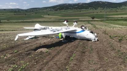 Bilecik'te uçak kazası! Pilot hastaneye kaldırıldı