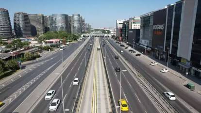 Bayramın ilk günü İstanbul'da yollar boş kaldı