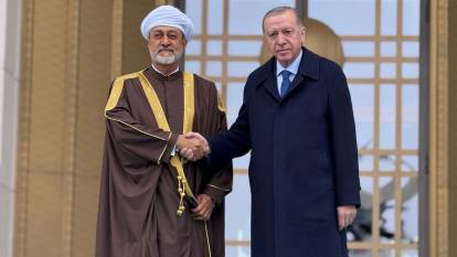 Diplomasi trafiği sürüyor: Cumhurbaşkanı Erdoğan Umman Sultanı ile görüştü
