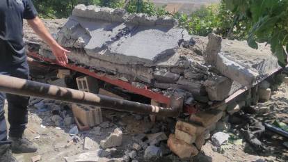 Büyük facia! Altında yemek yedikleri balkon bir anda çöktü: 9 kişi enkaz altında kaldı, 3 kişi öldü