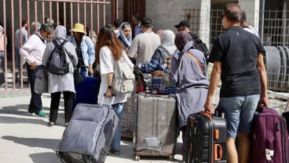 Gürbulak Sınır Kapısı'nda yoğunluk! İranlılar vatanına sahip çıkmaya gidiyor