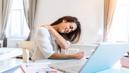 Evden çalışıp hareketsiz kalanlar dikkat! İşte Home Office çalışanlara özel egzersiz tüyoları