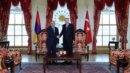 Tarihi ziyaret: Cumhurbaşkanı Erdoğan, Ermenistan Başbakanı Paşinyan'ı kabul etti