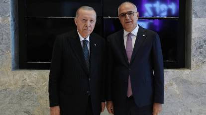 Cumhurbaşkanı Erdoğan, Voleybol Federasyonu Başkanı Üstündağ’ı kabul etti