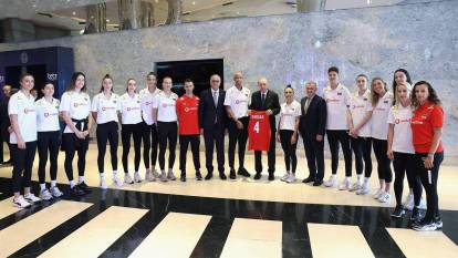 Cumhurbaşkanı Erdoğan, Filenin Sultanları ile bir araya geldi