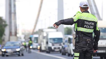 Trafikte sıkı denetim! Binlerce araca işlem yapıldı...