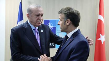 NATO Zirvesi'nde diplomasi trafiği!