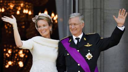 Kralı Philippe ve Kraliçe Mathilde o ülkede mahsur kaldı!