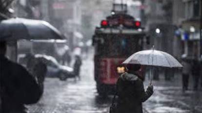 Pazar günü planlar iptal oldu! Hem kuvvetli yağış hem de fırtına alarmı verildi: 21 ile uyarı