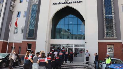FETÖ'nün yurt dışındaki finansal ağına darbe: 5 şüpheli tutuklandı, firari 10 kişi hakkında yakalama kararı