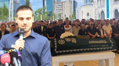 Ünlü spiker Sabri Ugan'a veda: Umarım babama iyi bir yol arkadaşı olmuşumdur