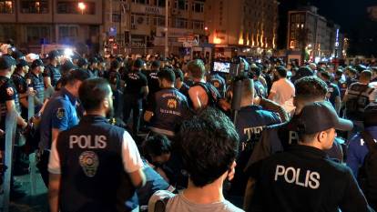 Saraçhane’de Cumhurbaşkanı Erdoğan’a hakaret eden ve polise direnen 42 kişi gözaltında