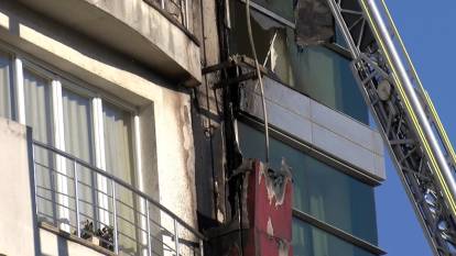 Beylikdüzü'nde korkutan yangın! Yandaki evlere sıçradı