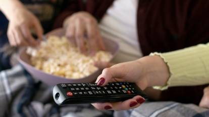 BUGÜN TELEVİZYONDA HANGİ DİZİLER VAR? 8 Temmuz 2025 Salı TV yayın akışı
