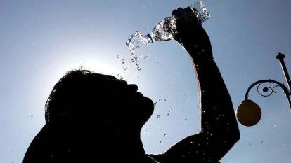 Kavuran sıcaklar sonrası Sağlık Bakanlığı'ndan uyarı geldi! Sakın bunları yapmayın