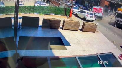 Motosiklet sürücüsünün bacağı koptu: İstanbul'da freni patlayan belediyenin hafriyat kamyonu dehşet saçtı