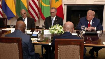 Trump'tan Liberya Cumhurbaşkanı'na skandal soru