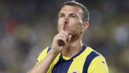 39 yaşındaki Edin Dzeko yeni takımıyla 1+1 yıllığına sözleşme imzaladı: Devler ligine gitti