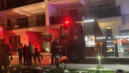 Sitede yangın faciası! Can pazarı yaşandı, 1'i bebek 3 kişi yaşamını yitirdi 20 yaralı var