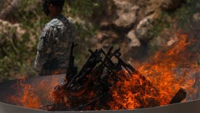 PKK silah bıraktı, dağın başında tarihi tören! Yıldıray Oğur: Kimse yenilmedi, herkes kazandı