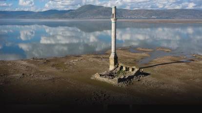 İzmir'de kuraklık alarmı: Barajlar kurudu, kesintiler kapıda!