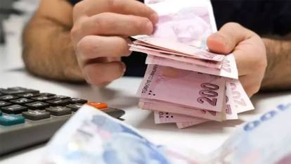 Maaşlar zamlandı, emekli ve memurlara zamlı maaşlar yatıyor: Kime ne zaman maaş yatacak?