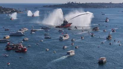 İstanbul Boğazı'ndan 253 tekne, 253 şehit için kortej geçişi gerçekleştirdi!