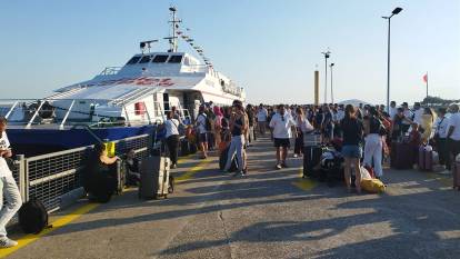 Marmara Adası’ndan İstanbul’a giden deniz otobüsü geri döndü: Bir yolcu rahatsızlandı
