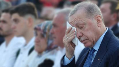 Cumhurbaşkanı Erdoğan 15 Temmuz anmasında gözyaşlarını tutamadı