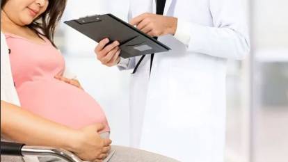 Doğum yöntemini kim belirlemeli? Uzmanı uyardı: Sağlığınızı riske atmayın!