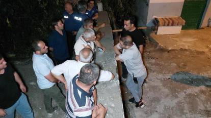 "Tapulu arsam" dedi yolun ortasına duvar ördü! Mahalleli isyanda