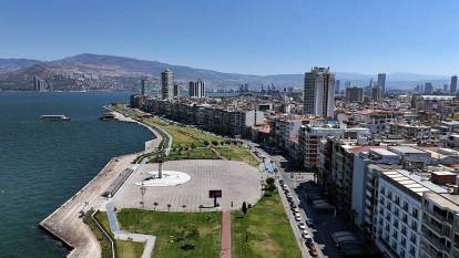 Termometreler 40 dereceyi gösterdi: İzmir Kordon adeta hayalet kasabaya döndü