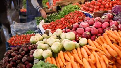 Görülen düşüş yüzleri güldürdü: Pazar tezgahlarında meyve-sebze fiyatları nasıl?