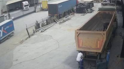 Kamyonunu tamire götürmüştü! Damper kapağı faciaya sebep oldu