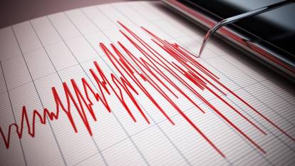 Hakkari'de korkutan deprem: Kandilli Rasathanesi büyüklüğü açıkladı