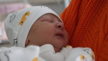 Bakan Göktaş duyurdu! Hesaplarınızı kontrol edin, doğum yardımı ödemeleri bugün yatıyor