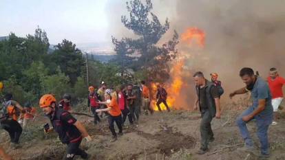 Karabük'teki orman yangını sürüyor: Evler tahliye edildi!