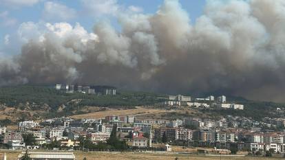 Çanakkale Havalimanı geçici olarak kapatıldı: Alevlere müdahale sürüyor