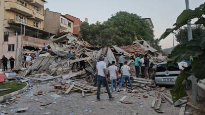 Balıkesir'de 6.1'lik deprem! 10 bina yıkıldı
