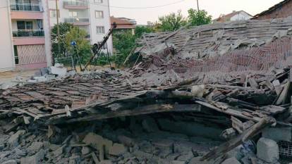 Manisa'da deprem hasarı! Valilik açıkladı...