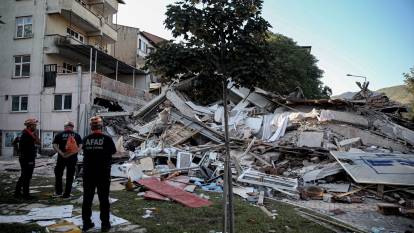 Sındırgı merkezli deprem otoyol ve köprülere zarar verdi mi?