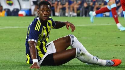 Fenerbahçe'nin yıldız futbolcusundan şok: Maça devam edemedi!