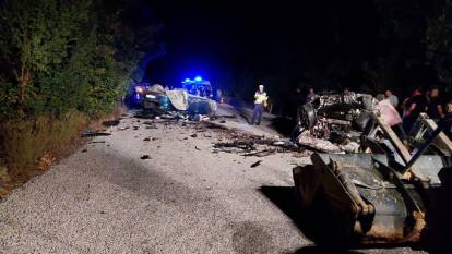 Çanakkale'de kafa kafaya facia: Korkunç kazada 6 kişi hayatını kaybetti!