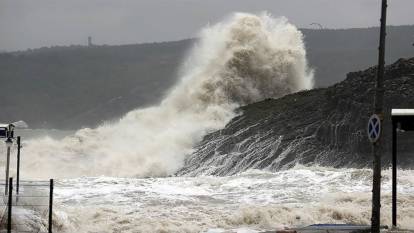 Rüzgarın hızı 70 kilometreyi bulacak! Meteoroloji'den İstanbul, İzmir ve 9 il için fırtına alarmı