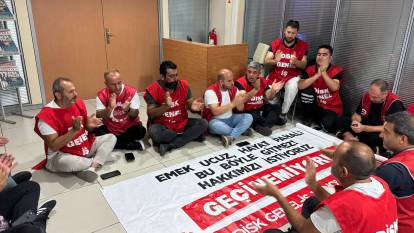 Karşıyaka Belediyesi işçilerinden maaş protestosu! "5 aydır paramızı alamadık"