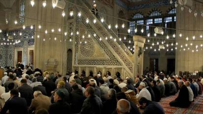 Diyanet’in Cuma hutbesinde sosyal medya uyarısı geldi: Sosyal medyada yalan paylaşım yapmak kul hakkı mıdır?