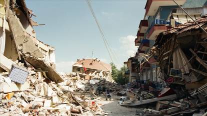 17 Ağustos Depremi 26. yılında: 45 saniyede yaşanan felaketin unutulmayan izleri
